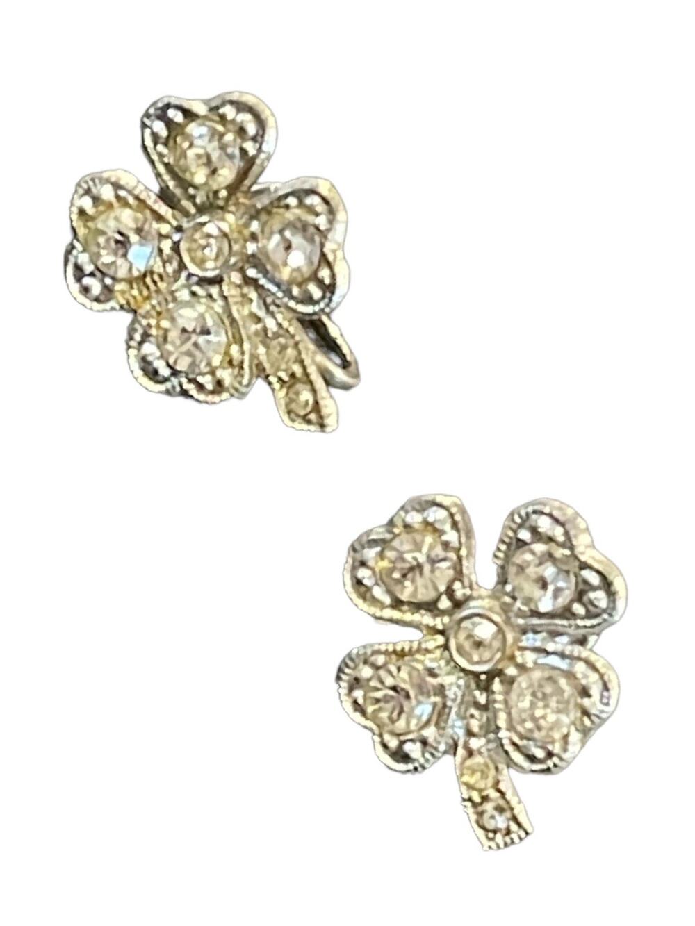 Vintage “Nemo” Clover Screwback Earrings - Estate - Silver Tone Metal
